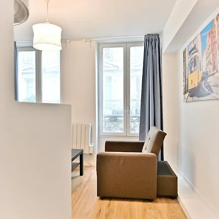 Apartment Near Mairie 10eme - Iii